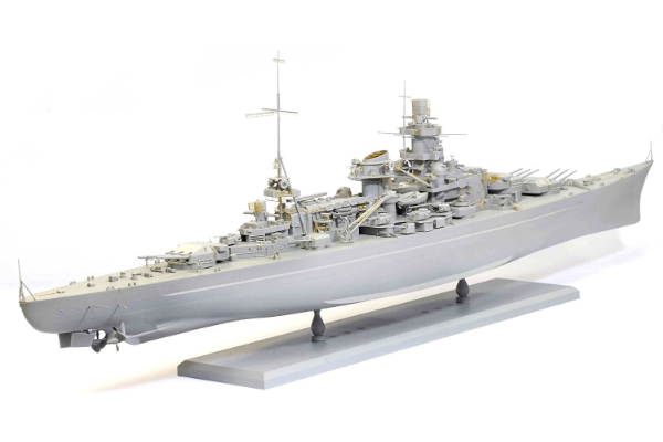 Maqueta de Barco de Guerra alemán Scharnhorst de 1943